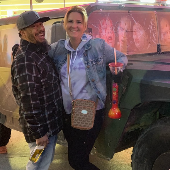 Meet your Posher, Janita - Picture 2 of 4